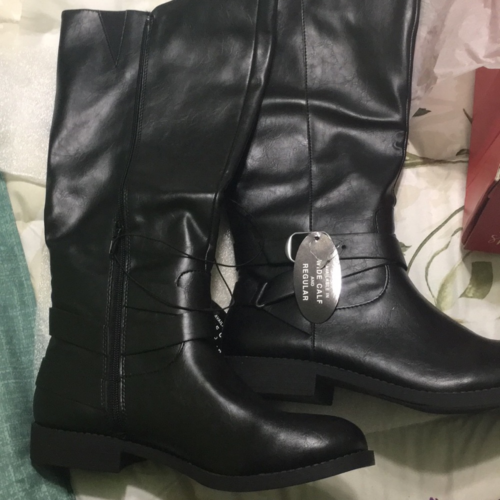 Black mid calf zipper boots